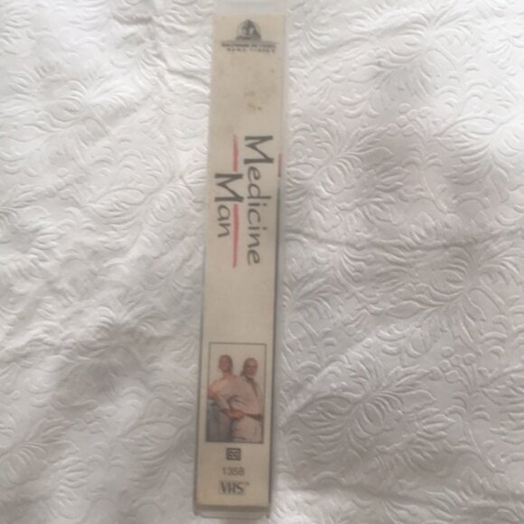 VTG. VHS#1358 Video Tape MEDICINE MAN SEAN CONNERY LORRAINE BRACCO - Picture 5 of 7